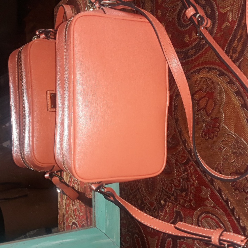 Dooney & Bourke Saffiano Leather Camera Crossbody Bag NWOT - Picture 4 of 8